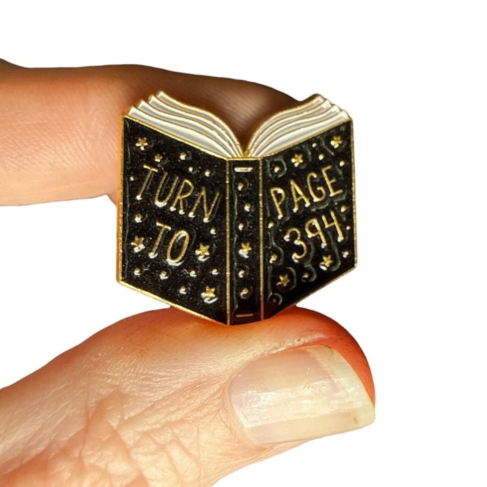 Harry Potter Enamel Pin Turn to Page 394 Book Defense Against the Dark Arts